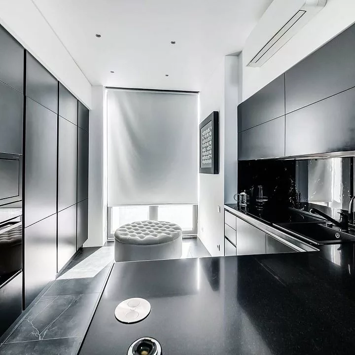 Кухня 375, параллельная, чёрная